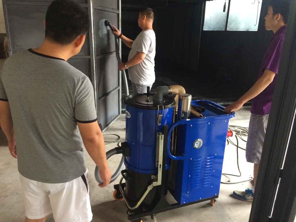 打磨車間該如何選擇工業吸塵器呢?85