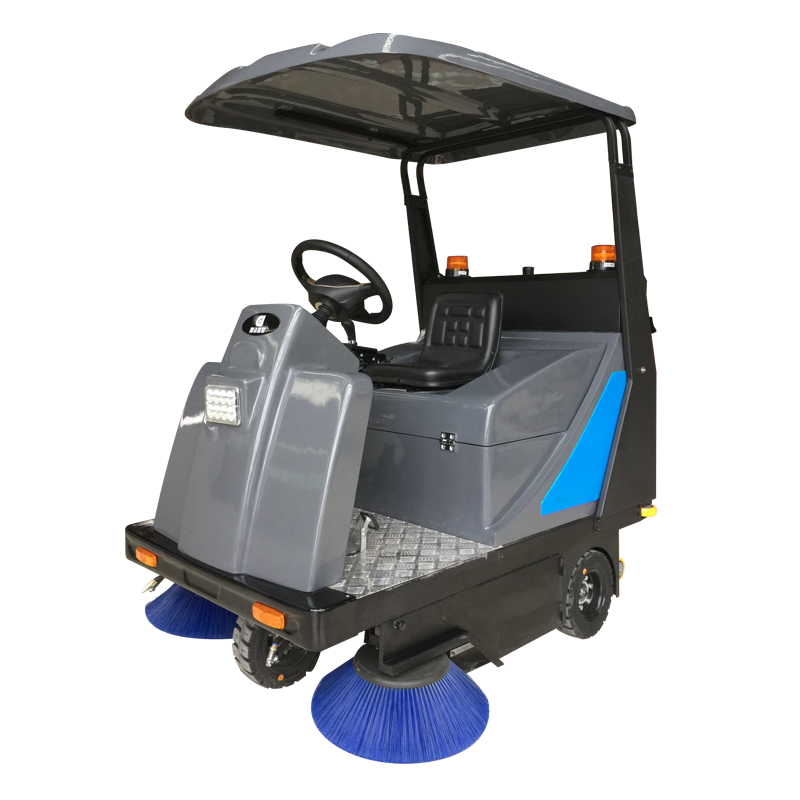 山東駕駛式掃地機的使用注意事項需嚴格執行90