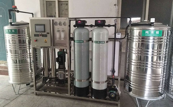 石家莊某賓館采購(gòu)0.5噸和1噸反滲透設(shè)備